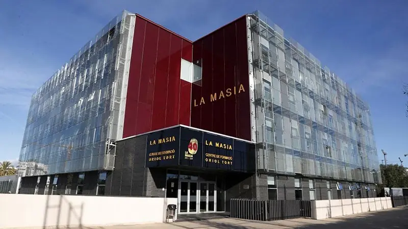 La Masia là học viện bóng đá danh tiếng của FC Barcelona